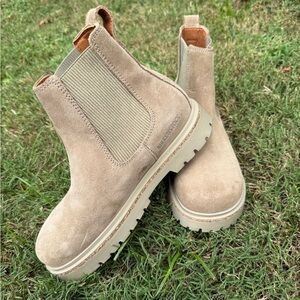 New Birkenstock Suede Leather Highwood Slip-On Ankle Boots Taupe Size 37 Flaw